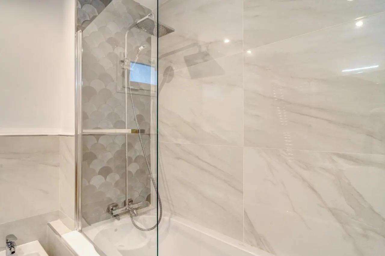 Beach Front Flat With Sea Views 마르베야 0*,